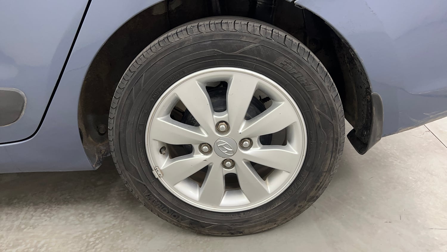 Used 2015 Hyundai Xcent SX 1.2 Petrol Manual tyres LEFT REAR TYRE RIM VIEW