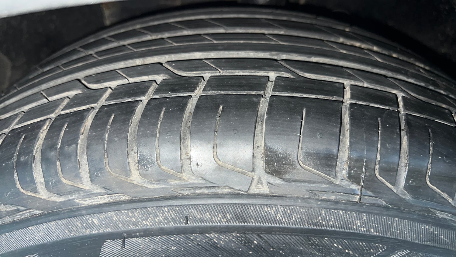 Used 2021 Hyundai Venue SX 1.5 CRDi Diesel Manual tyres LEFT FRONT TYRE TREAD VIEW