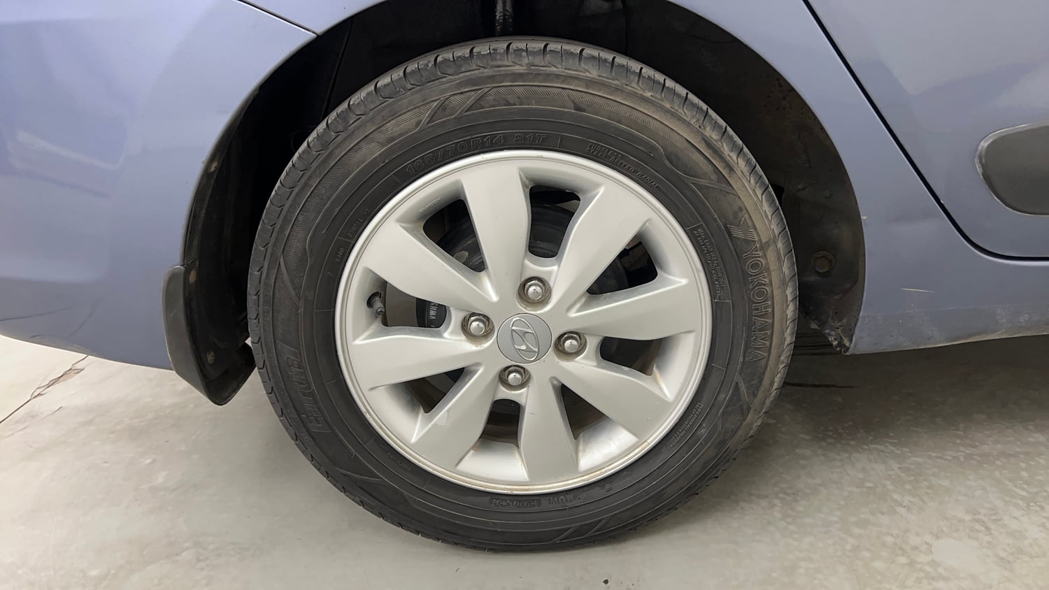 Used 2015 Hyundai Xcent SX 1.2 Petrol Manual tyres RIGHT REAR TYRE RIM VIEW