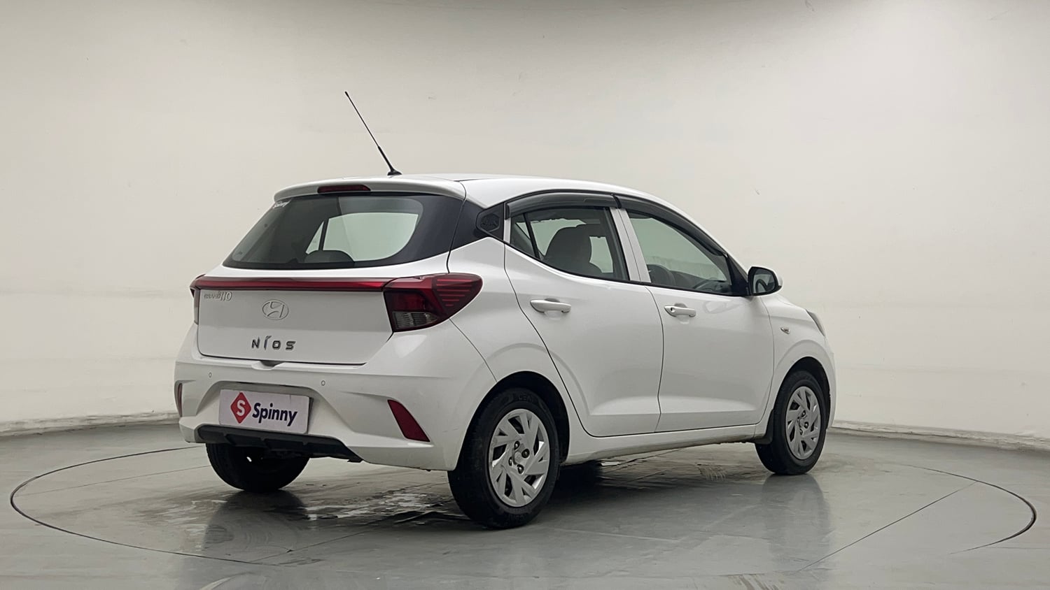 Used 2024 Hyundai Grand i10 Nios Magna 1.2 Kappa Petrol+CNG (Outside Fitted) Cng Manual exterior RIGHT REAR CORNER VIEW