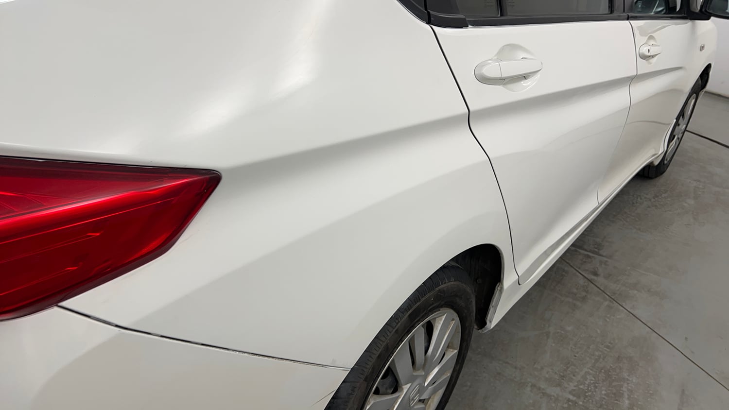 Used 2016 Honda City SV Petrol Manual dents MINOR SCRATCH