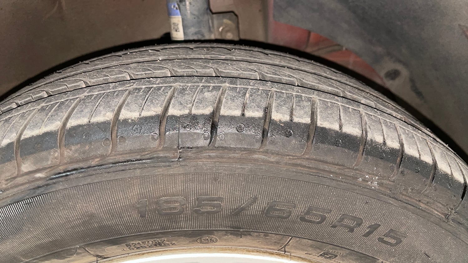 Used 2017 Maruti Suzuki Dzire ZXi AMT Petrol Automatic tyres RIGHT FRONT TYRE TREAD VIEW