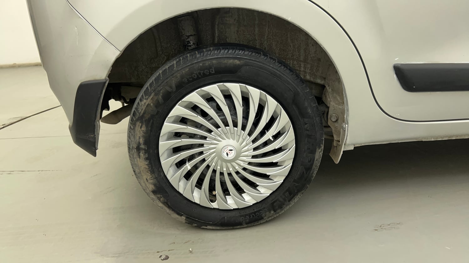 Used 2023 Maruti Suzuki Wagon R VXI 1.0 CNG Cng Manual tyres RIGHT REAR TYRE RIM VIEW