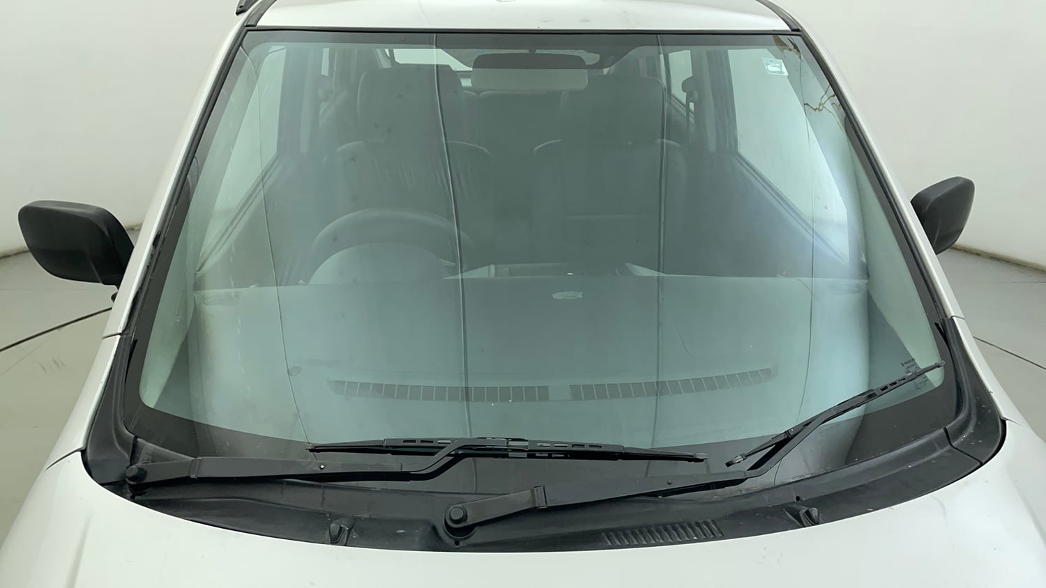 Used 2012 Maruti Suzuki Wagon R LXi Petrol Manual exterior FRONT WINDSHIELD VIEW
