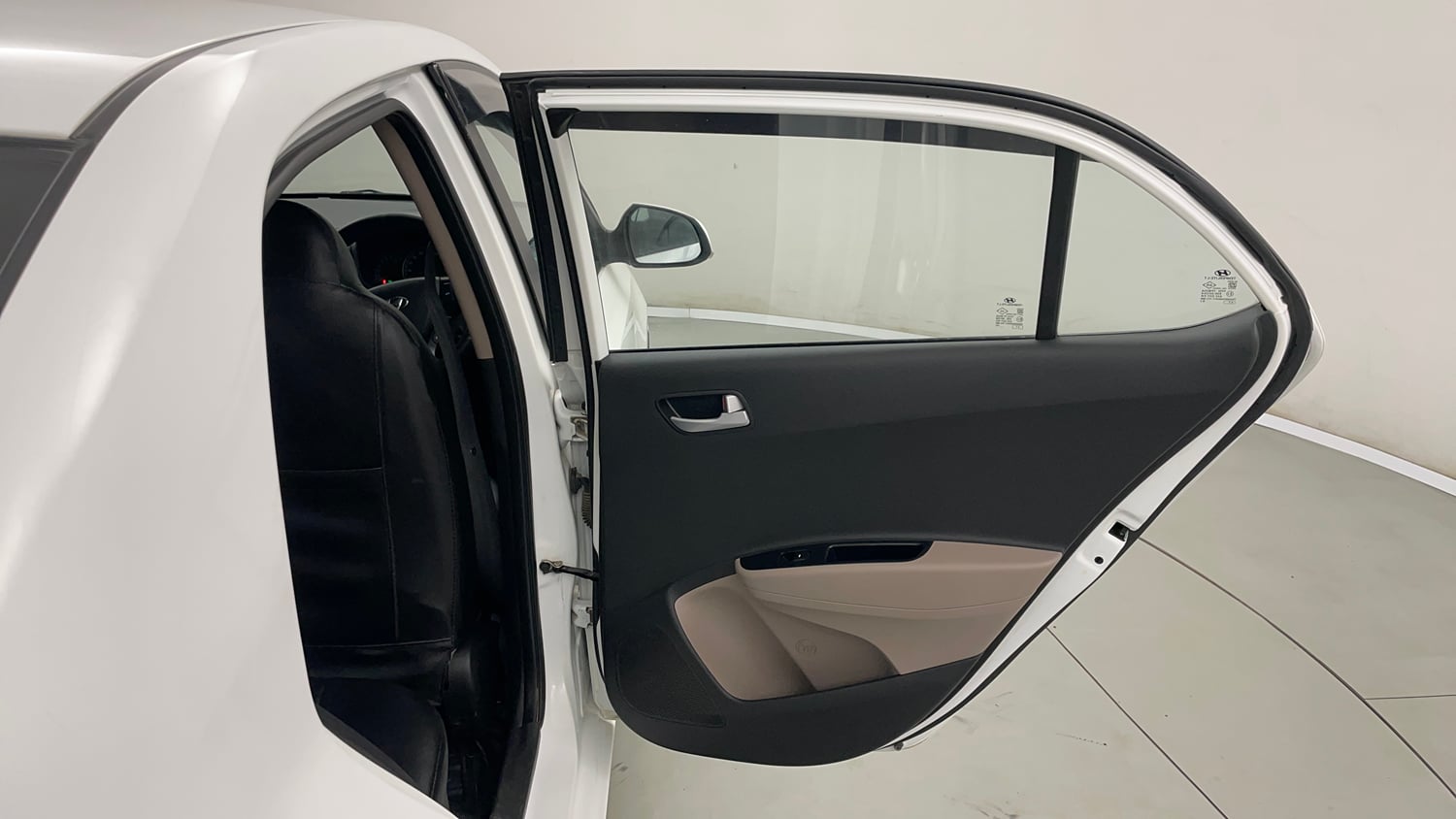 Used 2019 Hyundai Xcent SX Petrol Manual interior RIGHT REAR DOOR OPEN VIEW