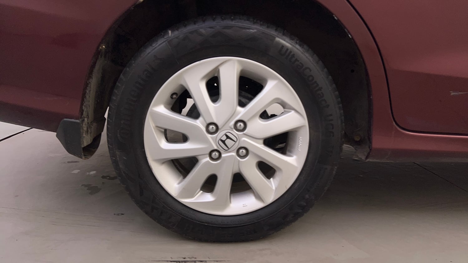 Used 2014 Honda Mobilio V Petrol Petrol Manual tyres RIGHT REAR TYRE RIM VIEW