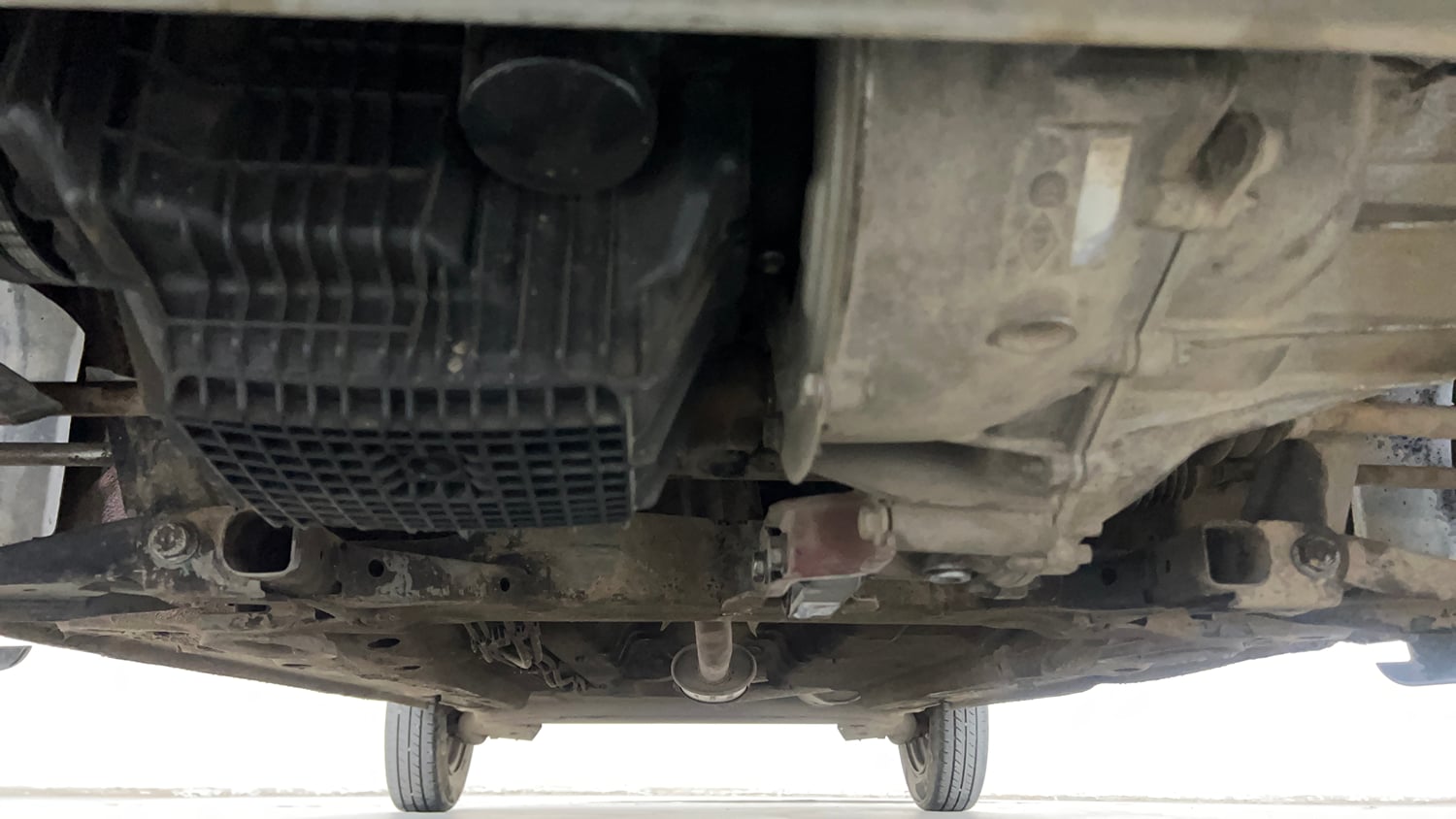 Used 2016 Renault Kwid RXT Petrol Manual extra FRONT LEFT UNDERBODY VIEW