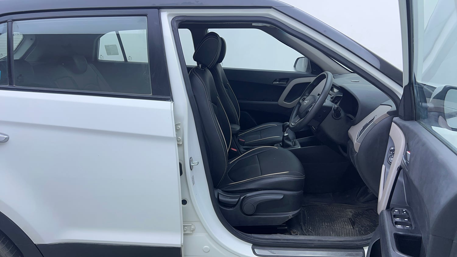 Used 2016 Hyundai Creta 1.6 SX Plus Petrol Petrol Manual interior RIGHT SIDE FRONT DOOR CABIN VIEW