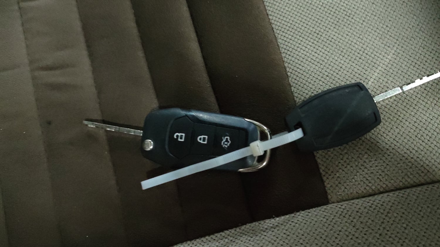 Used 2016 Ford Figo Aspire Titanium 1.2 Ti-VCT Petrol Manual extra CAR KEY VIEW