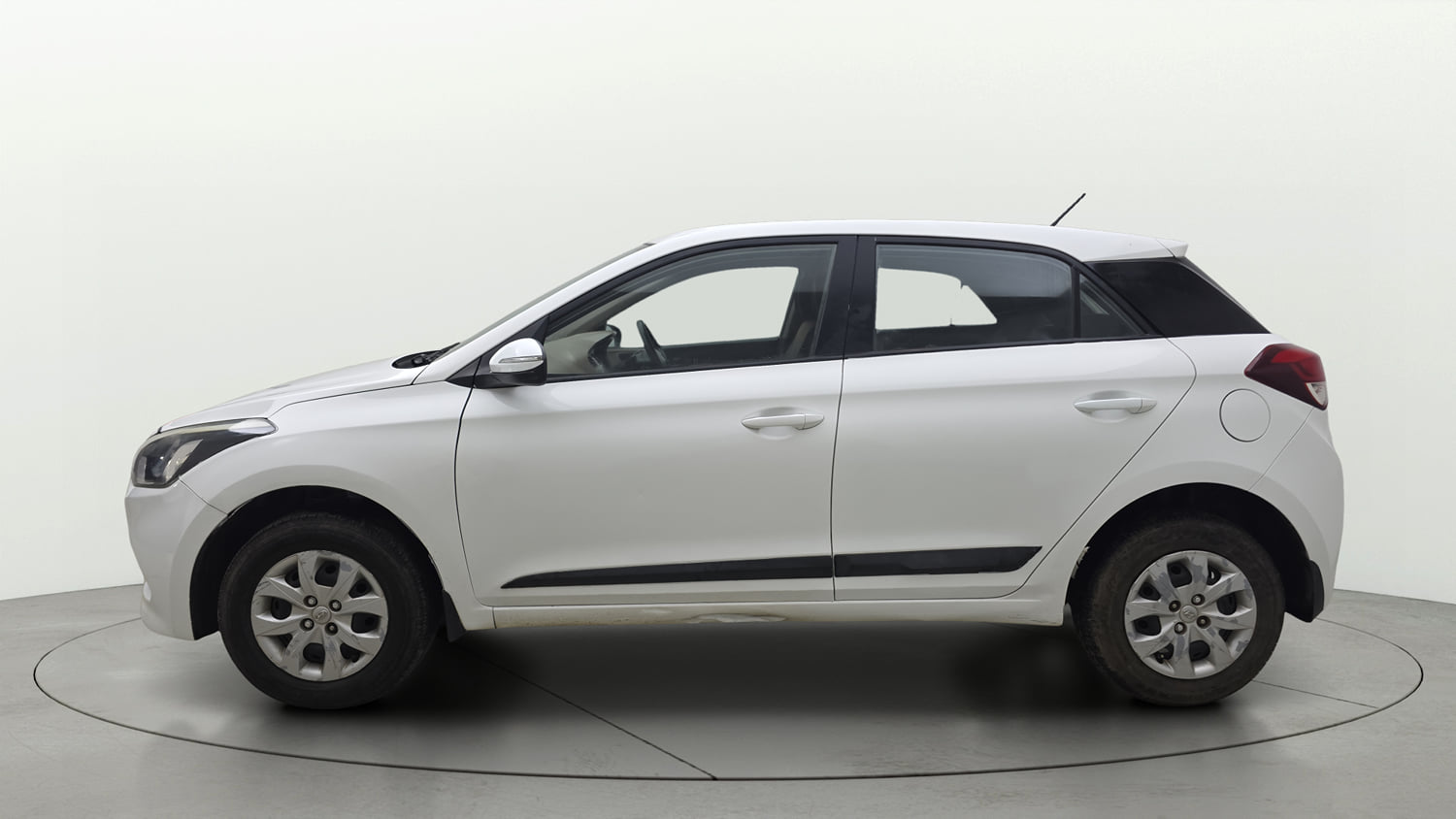 Used 2017 Hyundai Elite i20 Sportz 1.4 CRDI Diesel Manual exterior LEFT SIDE VIEW