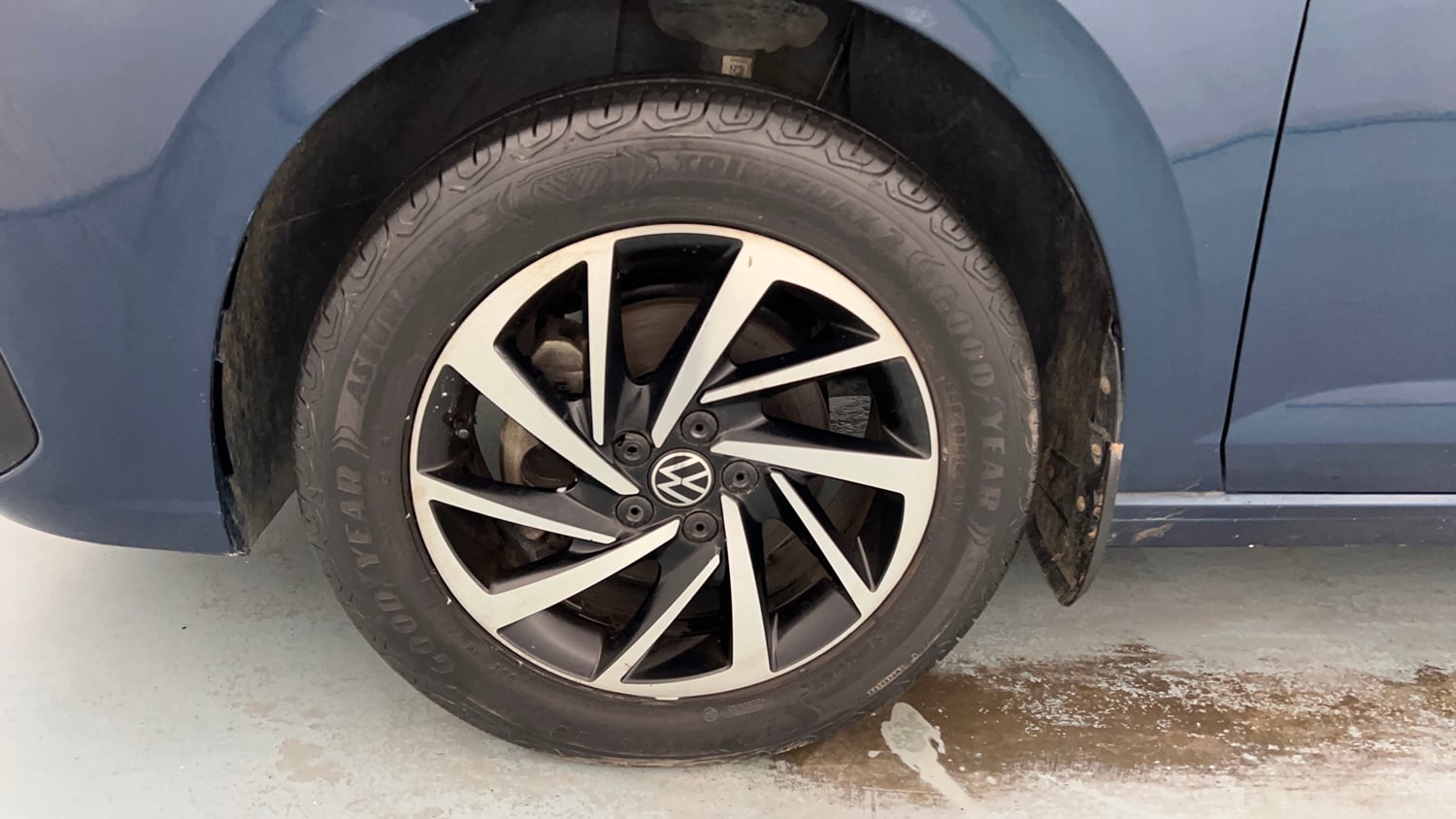 Used 2023 Volkswagen Virtus Topline 1.0 TSI MT Petrol Manual tyres LEFT FRONT TYRE RIM VIEW