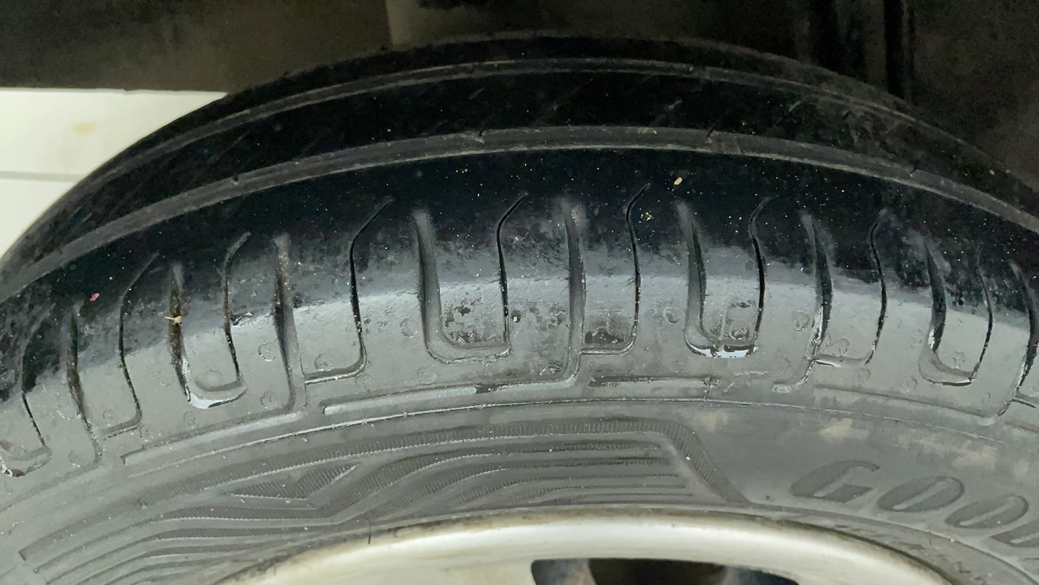 Used 2016 Renault Kwid 1.0 RXT Petrol Manual tyres RIGHT REAR TYRE TREAD VIEW