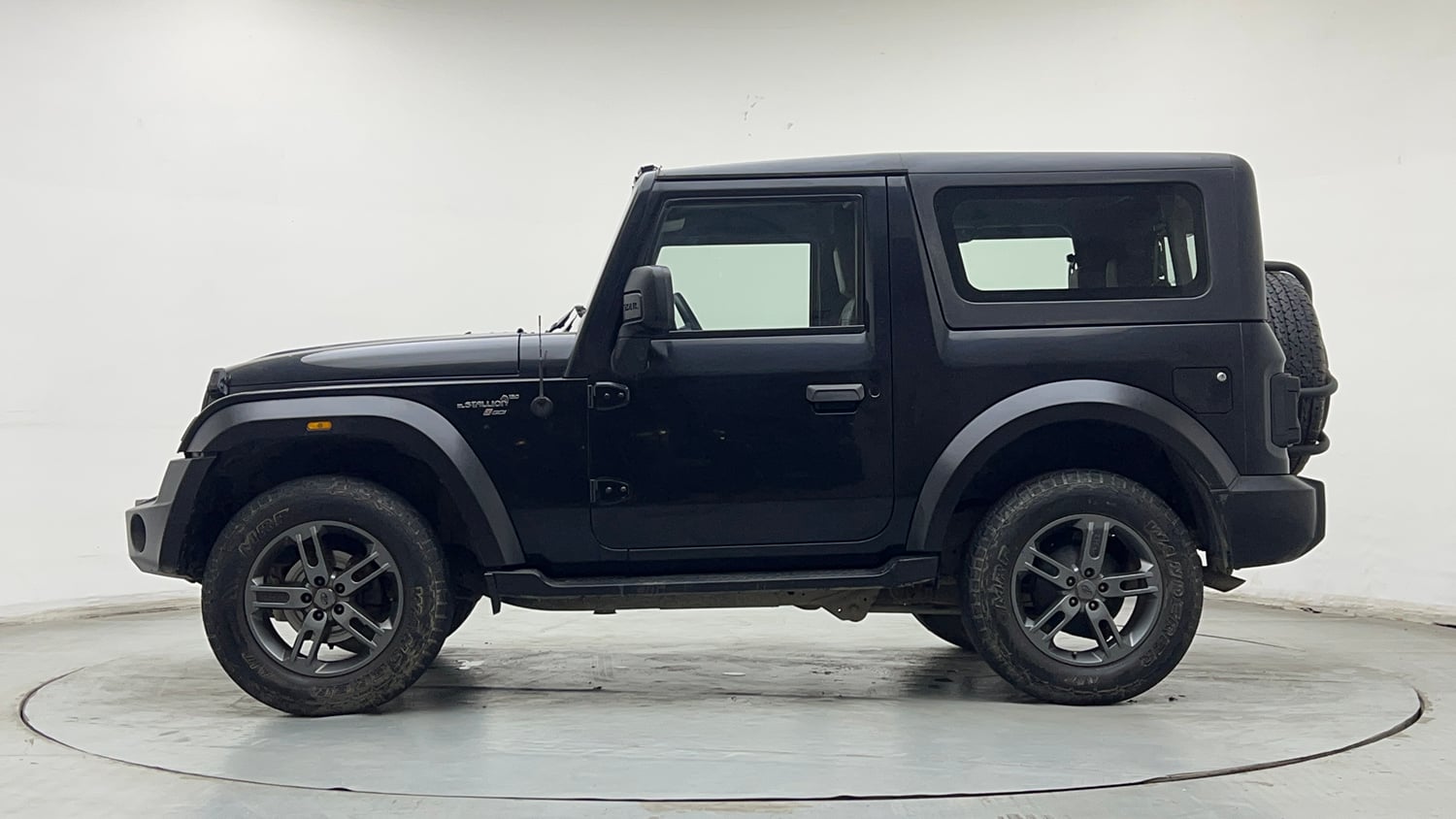 Used 2022 mahindra Thar LX Hard Top Petrol AT 4WD Petrol Automatic exterior LEFT SIDE VIEW