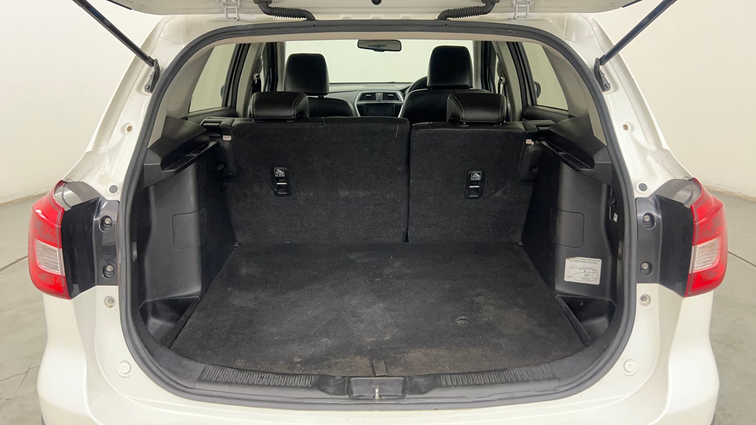 Used 2021 Maruti Suzuki S-Cross Alpha Petrol Manual interior DICKY INSIDE VIEW