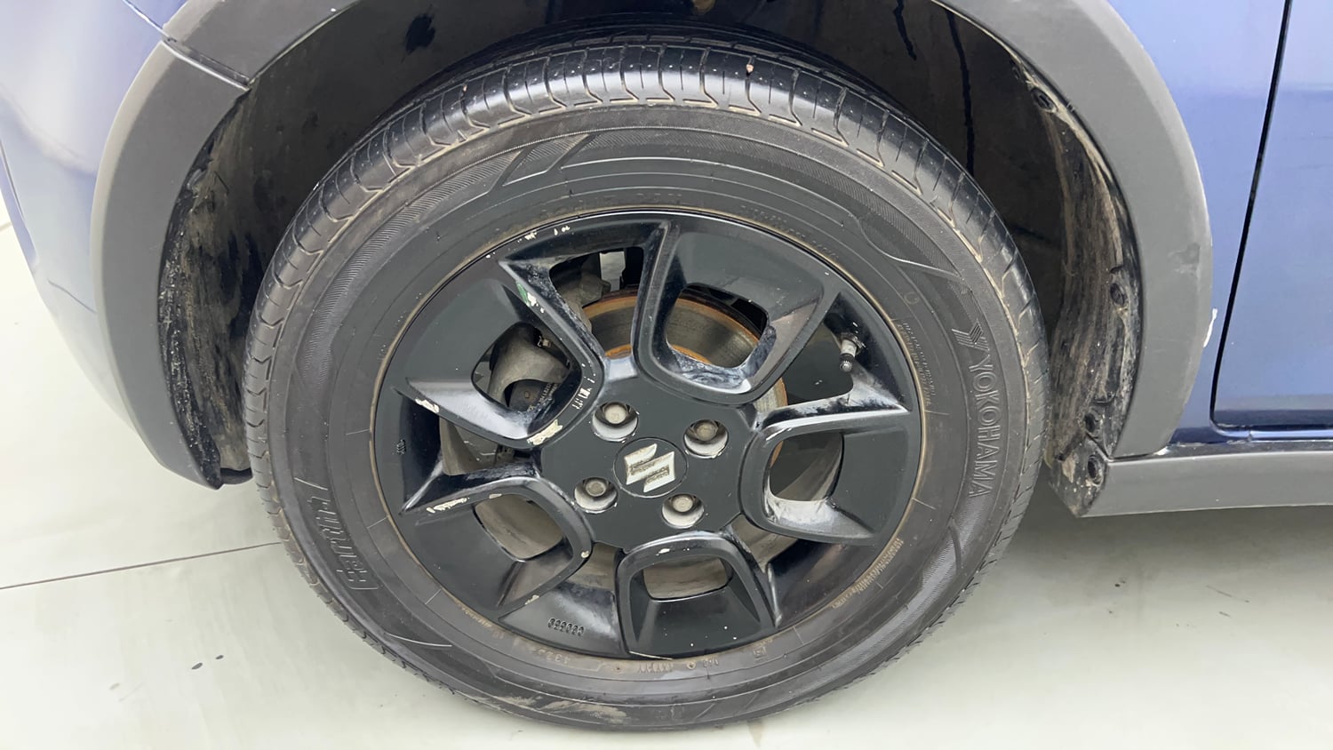 Used 2022 Maruti Suzuki Ignis Zeta 1.2 MT Petrol Manual tyres LEFT FRONT TYRE RIM VIEW