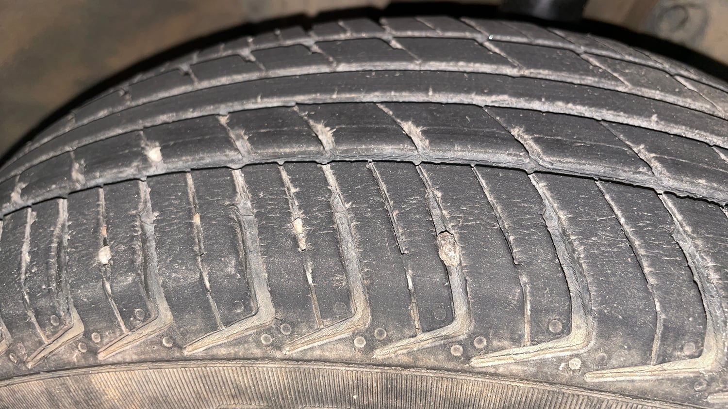 Used 2017 Renault Kwid 1.0 RXT Petrol Manual tyres RIGHT FRONT TYRE TREAD VIEW