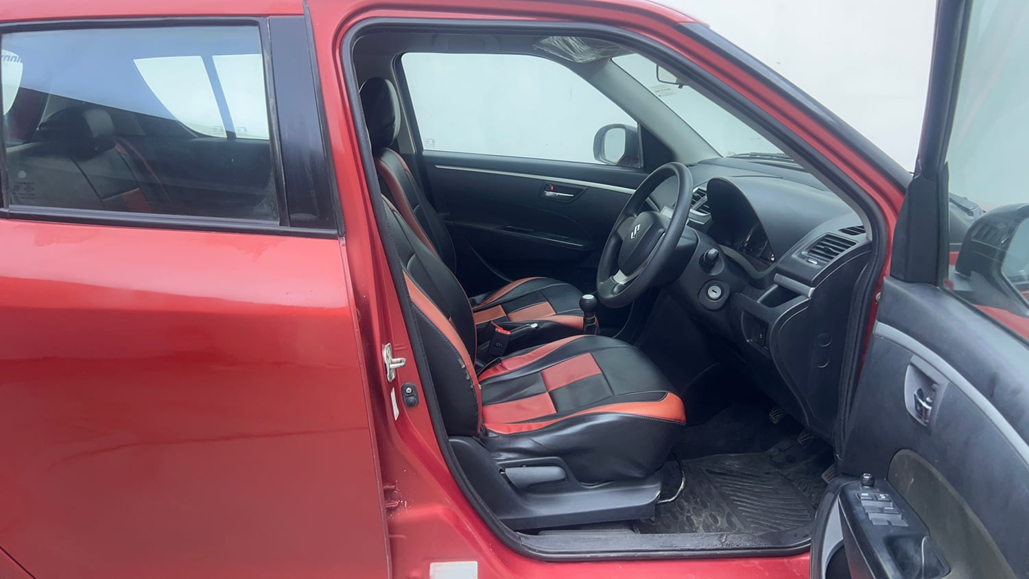 Used 2013 Maruti Suzuki Swift VXi Petrol Manual interior RIGHT SIDE FRONT DOOR CABIN VIEW
