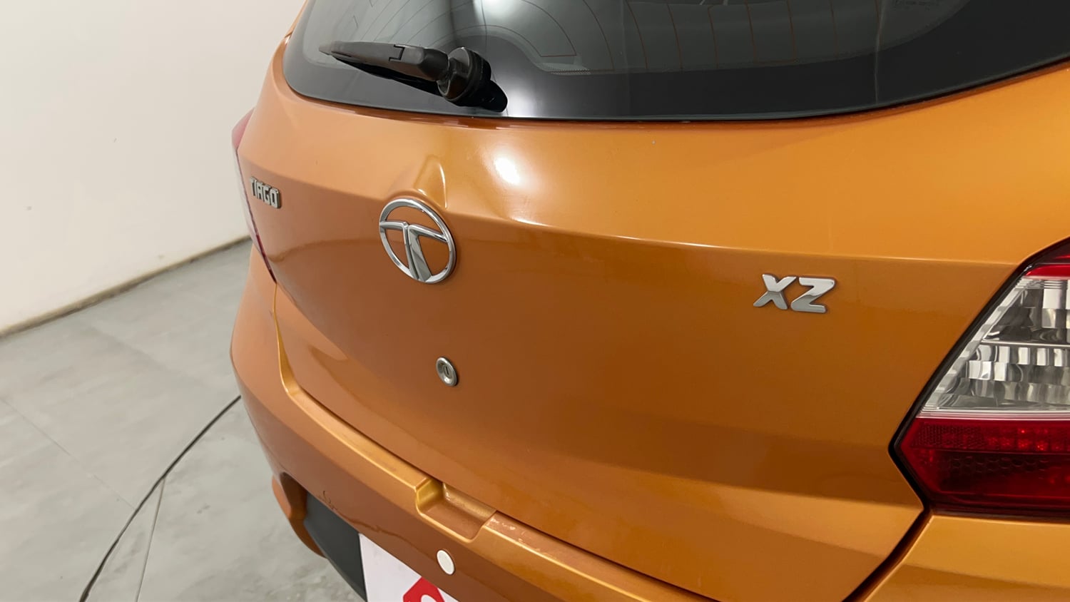 Used 2016 Tata Tiago Revotron XZ Petrol Manual dents MINOR DENT