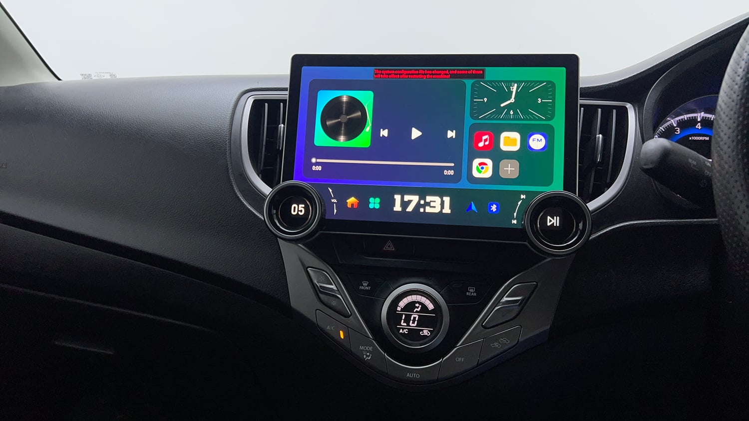 Used 2019 Maruti Suzuki Baleno Zeta Petrol Manual top_features Touch screen infotainment system