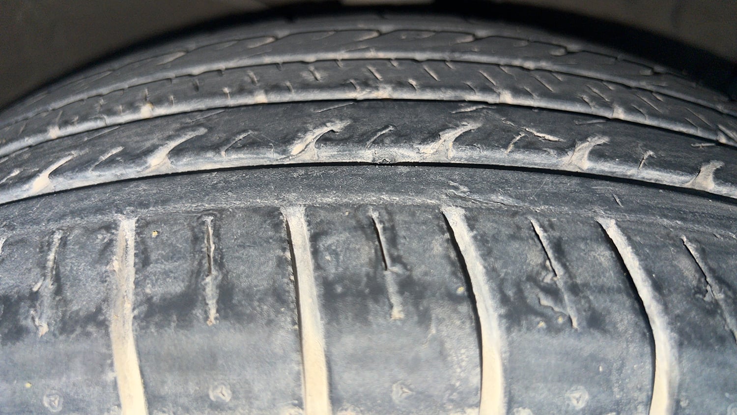 Used 2016 Hyundai Creta 1.6 SX Plus Petrol Petrol Manual tyres RIGHT FRONT TYRE TREAD VIEW