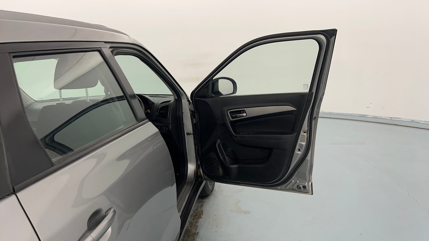 Used 2019 Maruti Suzuki Vitara Brezza [2016-2020] ZDi Plus Diesel Manual interior RIGHT FRONT DOOR OPEN VIEW