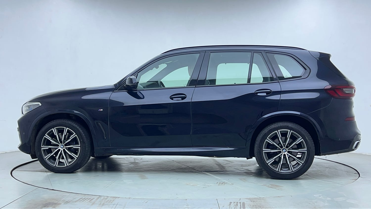 Used 2022 BMW X5 xDrive40i M Sport Petrol Automatic exterior LEFT SIDE VIEW