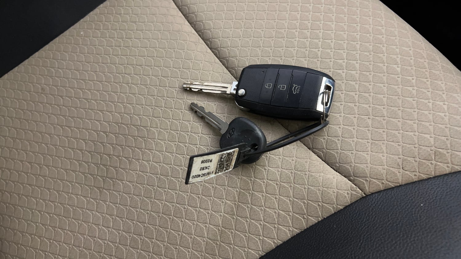 Used 2020 Hyundai Santro Sportz AMT Petrol Automatic extra CAR KEY VIEW