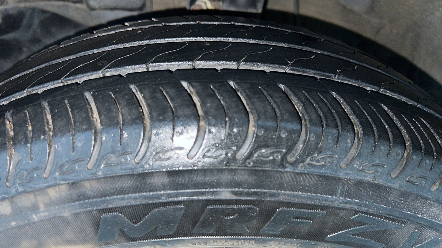 Used 2024 honda Amaze 2nd Generation VX 1.2 Petrol MT Petrol Manual tyres LEFT FRONT TYRE TREAD VIEW