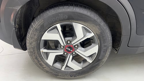 Used 2022 Kia Sonet GTX Plus 1.5 AT Diesel Automatic tyres RIGHT REAR TYRE RIM VIEW