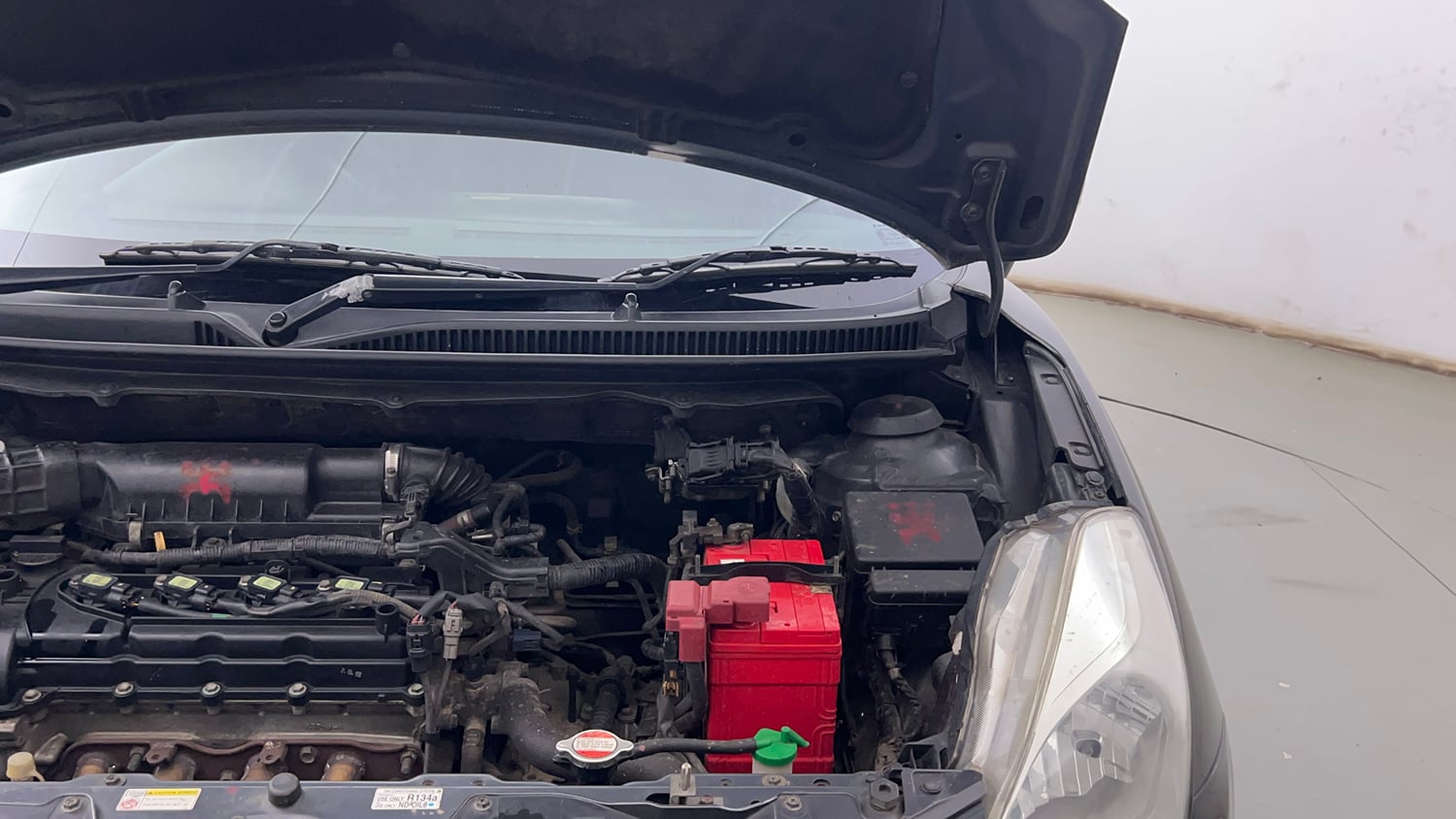 Used 2018 Maruti Suzuki Baleno Zeta 1.2 AT Petrol Automatic engine ENGINE LEFT SIDE HINGE & APRON VIEW