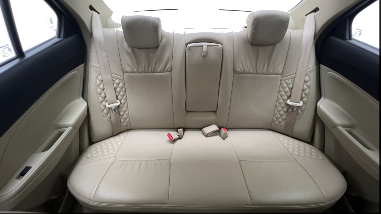 Used 2022 Maruti Suzuki Dzire VXi Petrol Manual interior REAR SEAT CONDITION VIEW
