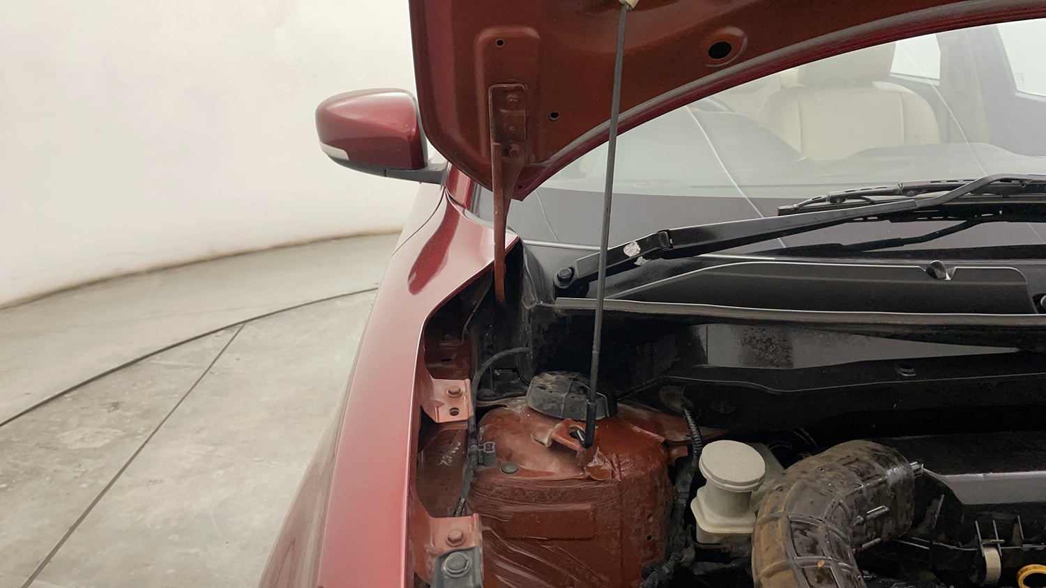 Used 2017 Maruti Suzuki Dzire ZXi AMT Petrol Automatic engine ENGINE RIGHT SIDE HINGE & APRON VIEW