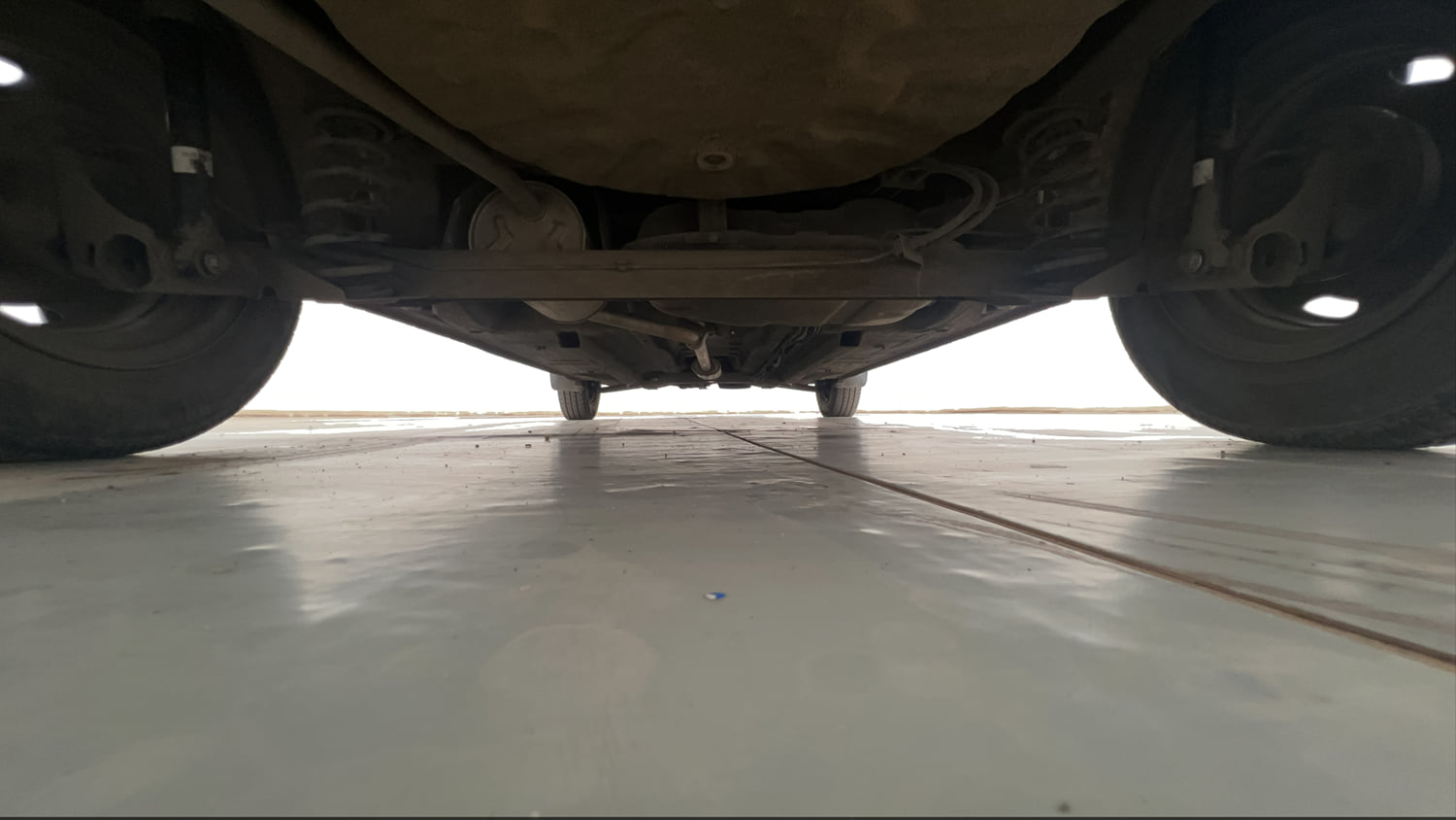 Used 2017 Renault Kwid RXT (O) 1.0 SCE Edition Petrol Manual extra REAR UNDERBODY VIEW (TAKEN FROM REAR)