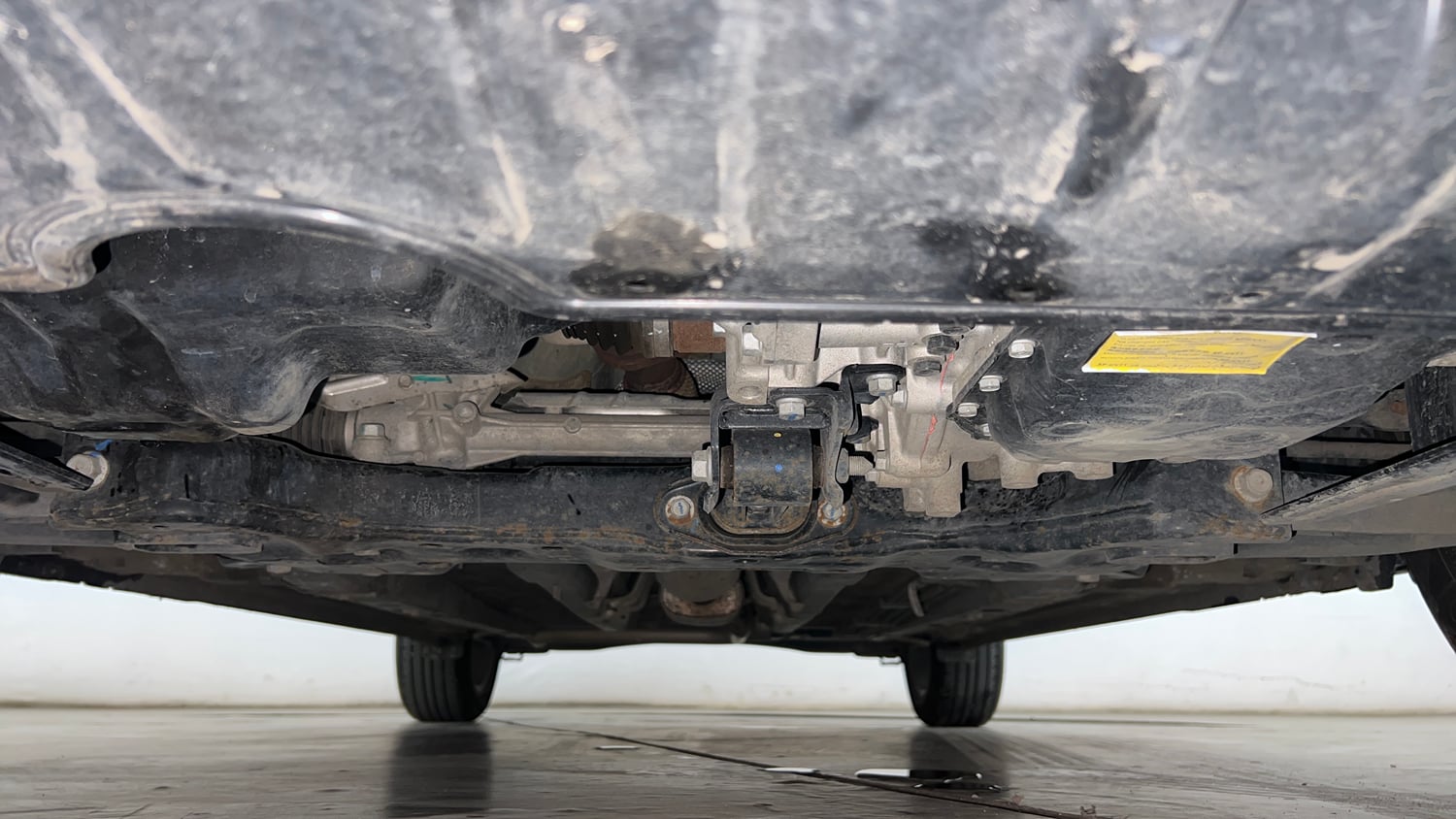 Used 2024 Hyundai Verna SX (O) 1.5 Petrol IVT Petrol Automatic extra FRONT LEFT UNDERBODY VIEW