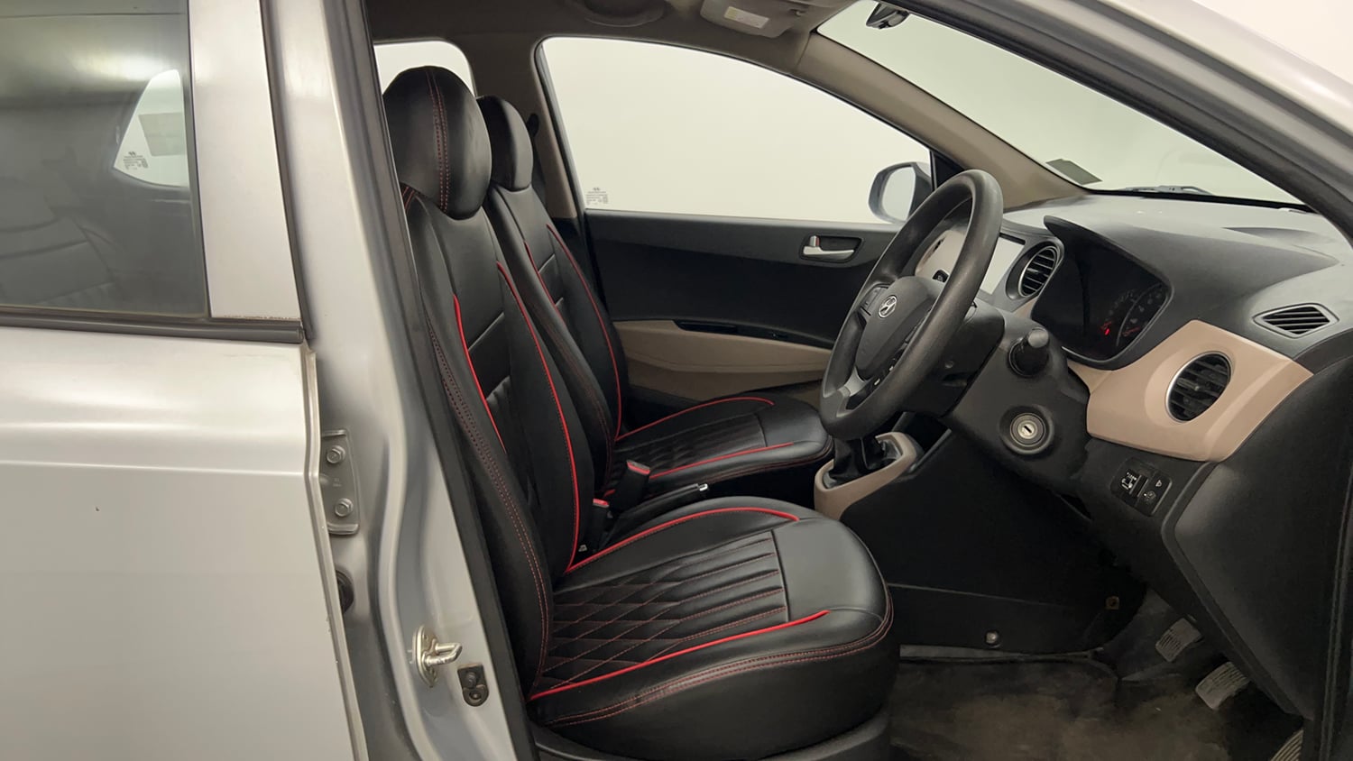Used 2019 Hyundai Grand i10 Sportz 1.2 Kappa VTVT CNG (Outside Fitted) Cng Manual interior RIGHT SIDE FRONT DOOR CABIN VIEW