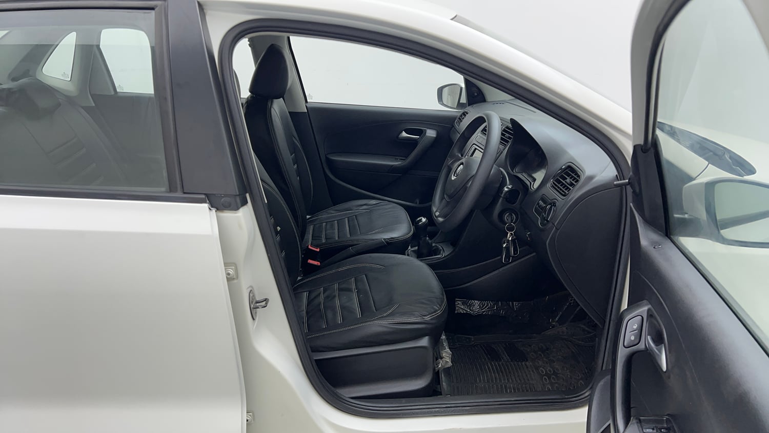 Used 2019 Volkswagen Ameo  1.0 Trendline Petrol + CNG(Outside Fitted) Petrol+cng Manual interior RIGHT SIDE FRONT DOOR CABIN VIEW