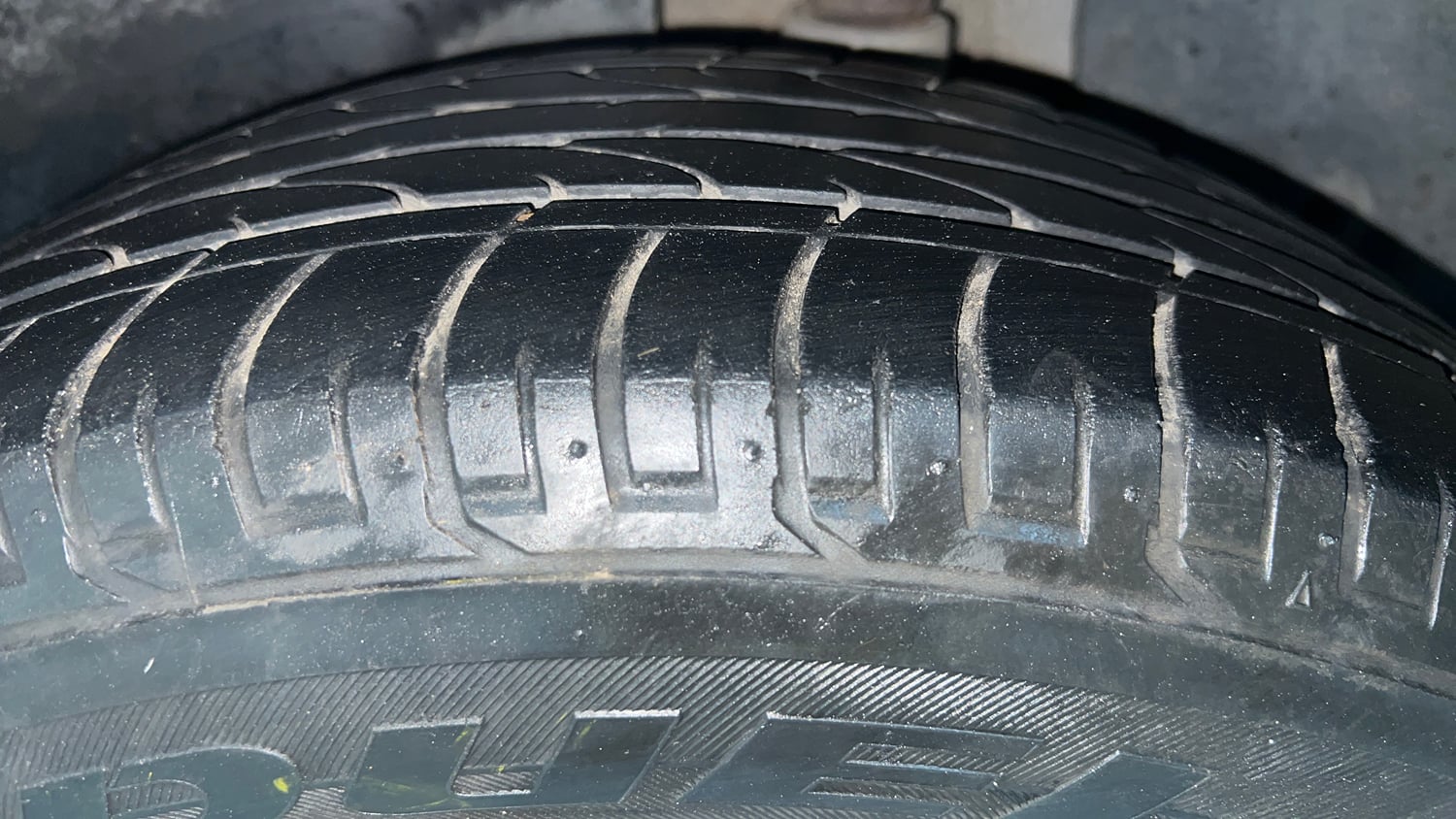 Used 2018 Hyundai Creta SX 1.6 AT Petrol Petrol Automatic tyres LEFT REAR TYRE TREAD VIEW