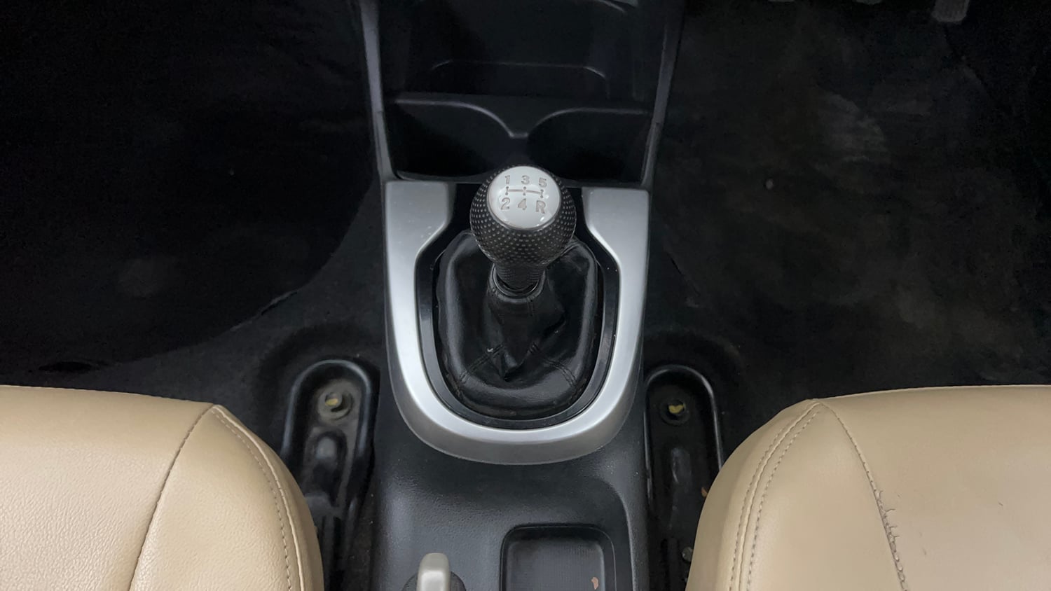 Used 2015 Honda Jazz SV Petrol Petrol Manual interior GEAR  KNOB VIEW