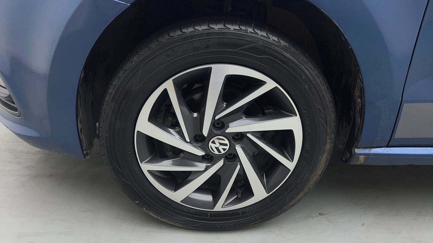 Used 2017 Volkswagen Polo Comfortline 1.2L (P) Petrol Manual tyres LEFT FRONT TYRE RIM VIEW