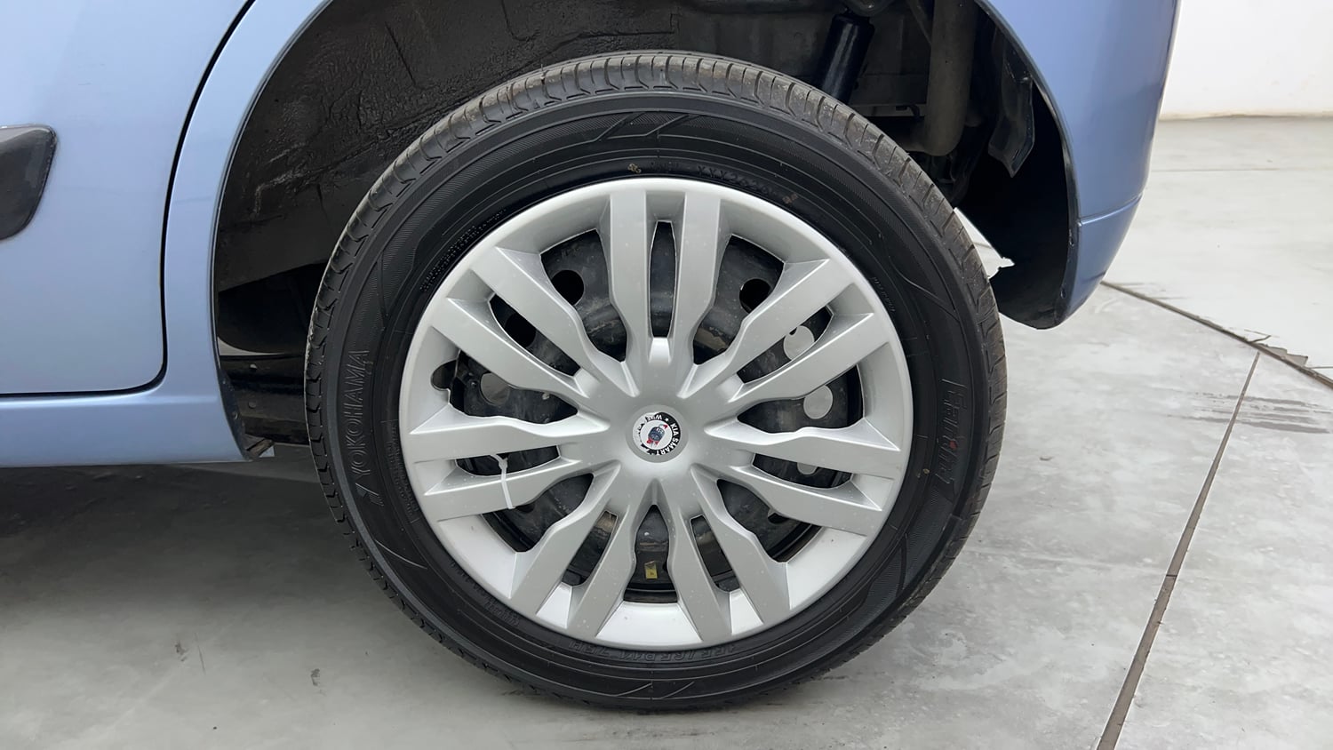 Used 2012 Maruti Suzuki Wagon R 1.0 VXi Petrol Manual tyres LEFT REAR TYRE RIM VIEW
