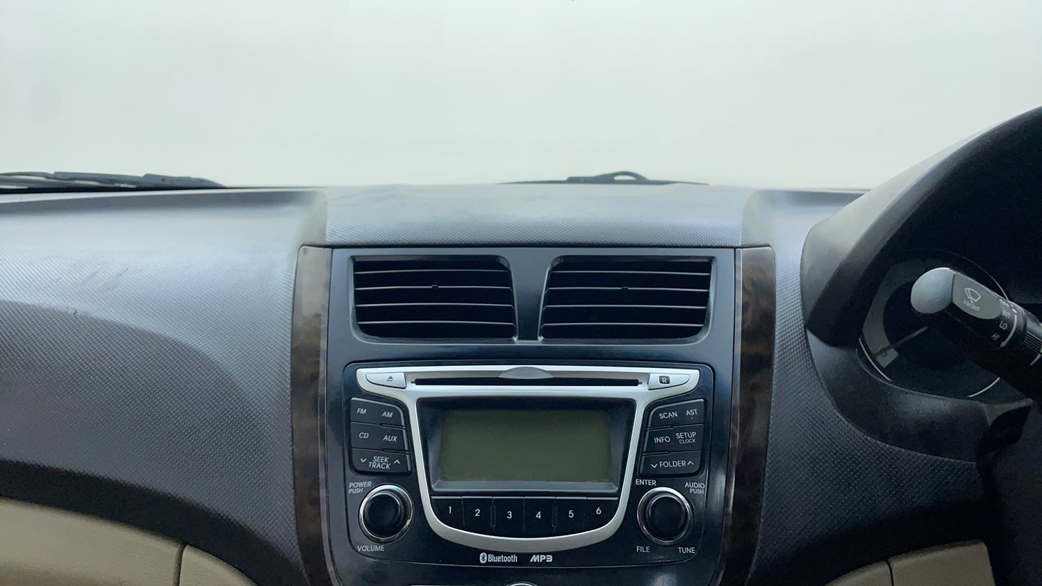 Used 2013 Hyundai Verna Fluidic 1.6 CRDi SX Diesel Manual top_features Integrated (in-dash) music system
