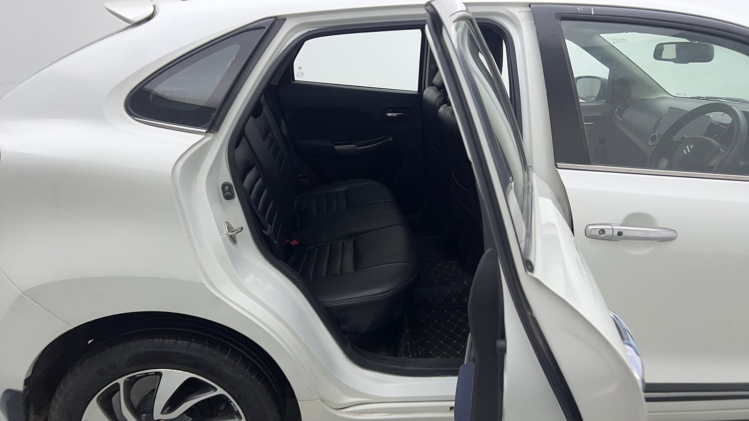 Used 2019 Maruti Suzuki Baleno Zeta Petrol Manual interior RIGHT SIDE REAR DOOR CABIN VIEW