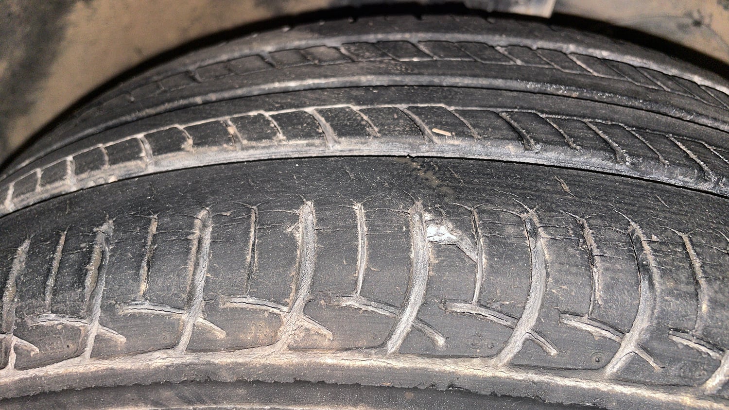 Used 2017 Maruti Suzuki Ciaz VXi Petrol Manual tyres RIGHT FRONT TYRE TREAD VIEW