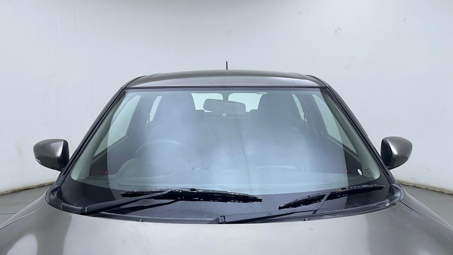 Used 2021 Maruti Suzuki Swift VXi Petrol Manual exterior FRONT WINDSHIELD VIEW