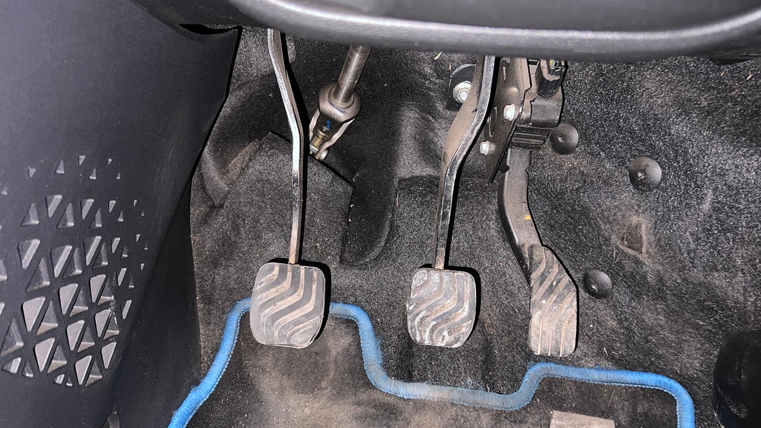 Used 2021 Renault Kiger RXT MT Dual Tone Petrol Manual interior PEDALS VIEW