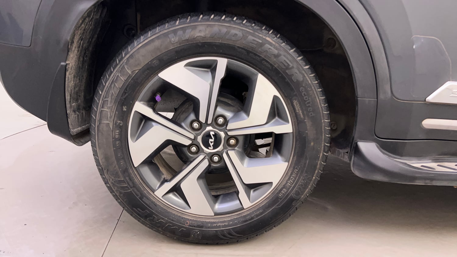 Used 2023 Kia Sonet HTX 1.0 Turbo Petrol DCT Petrol Automatic tyres RIGHT REAR TYRE RIM VIEW