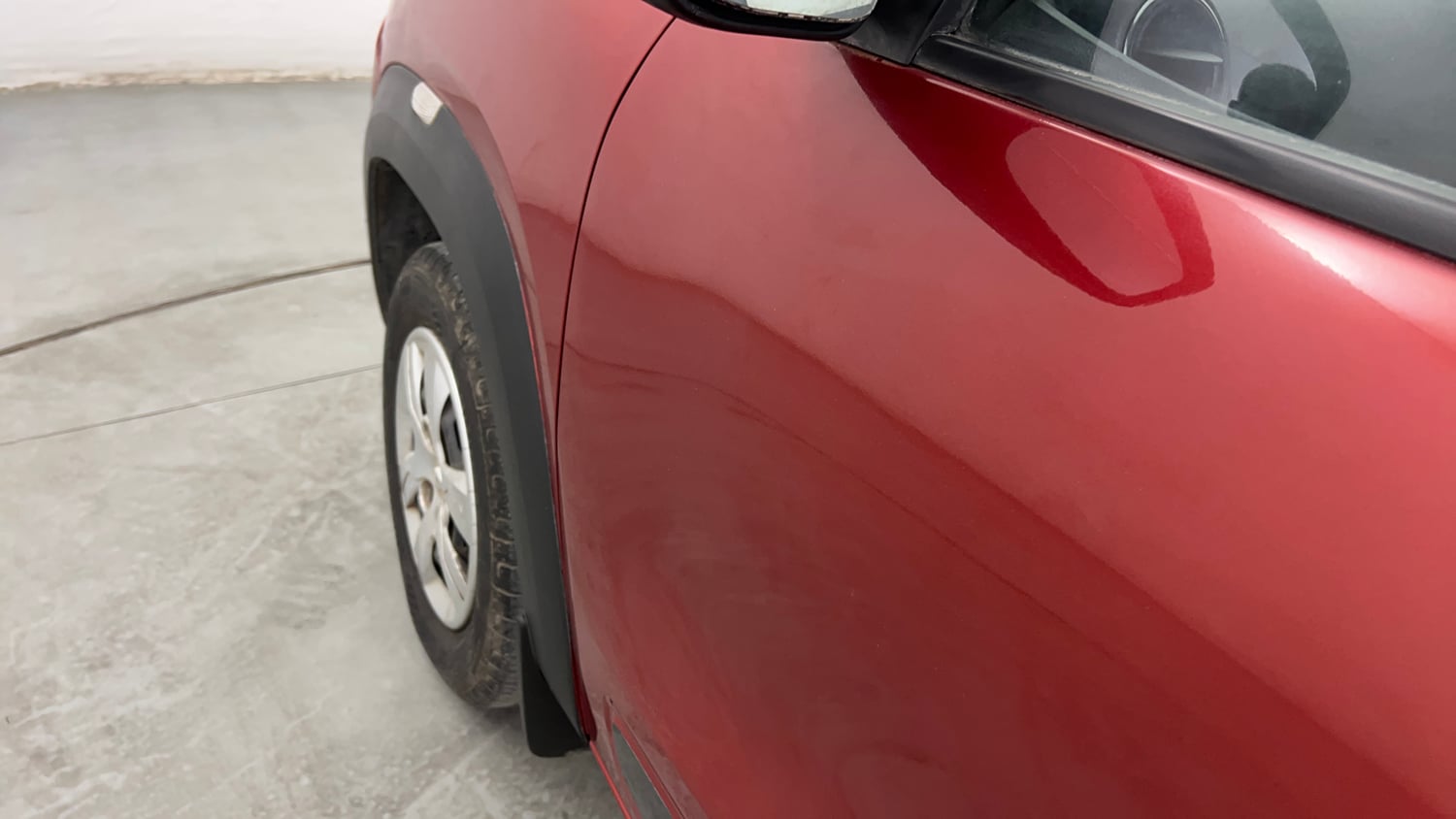 Used 2016 Renault Kwid RXT Petrol Manual dents MINOR SCRATCH