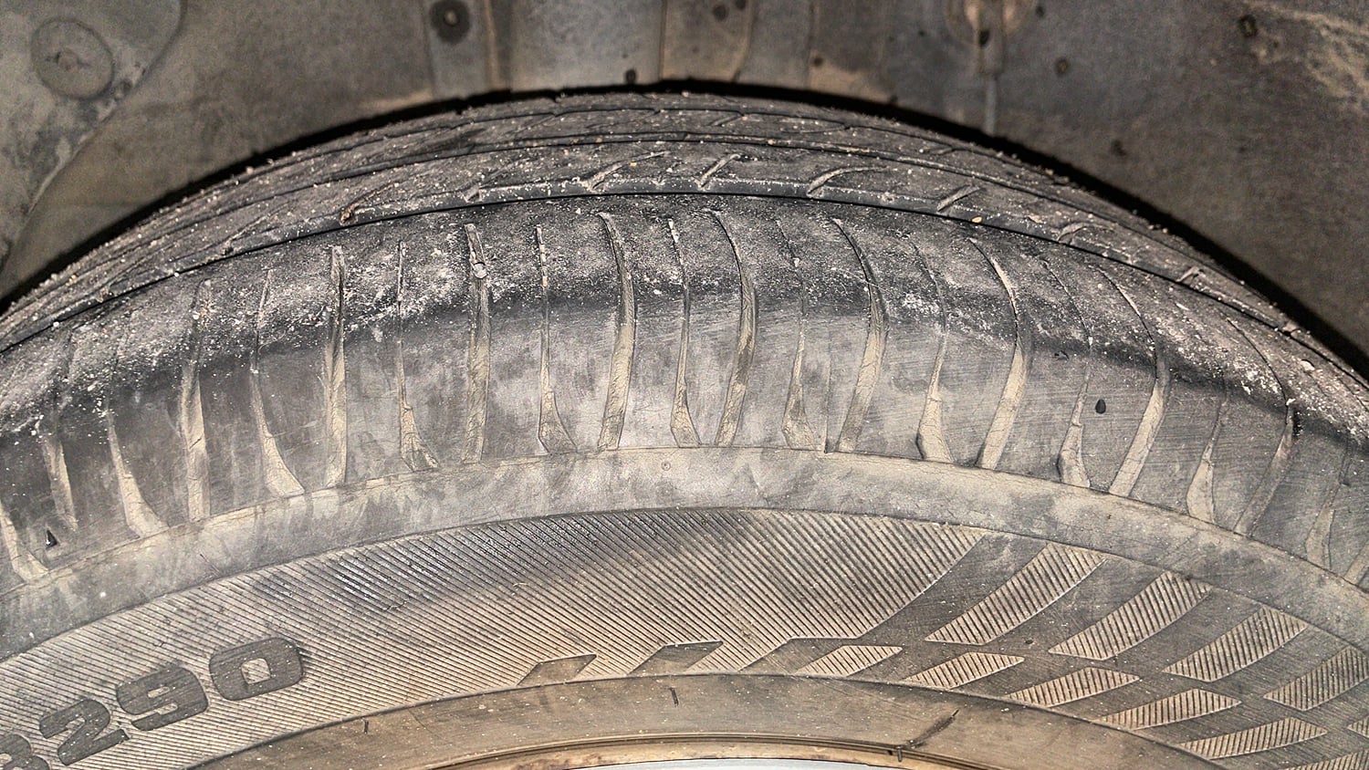 Used 2017 Hyundai Elite i20 Sportz 1.2 Petrol Manual tyres RIGHT REAR TYRE TREAD VIEW
