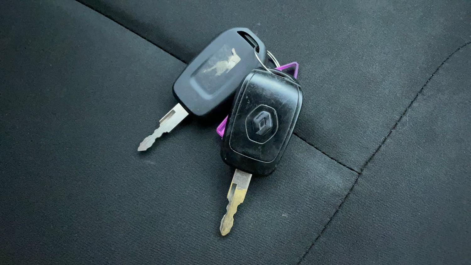 Used 2017 Renault Kwid 1.0 RXT Petrol Manual extra CAR KEY VIEW