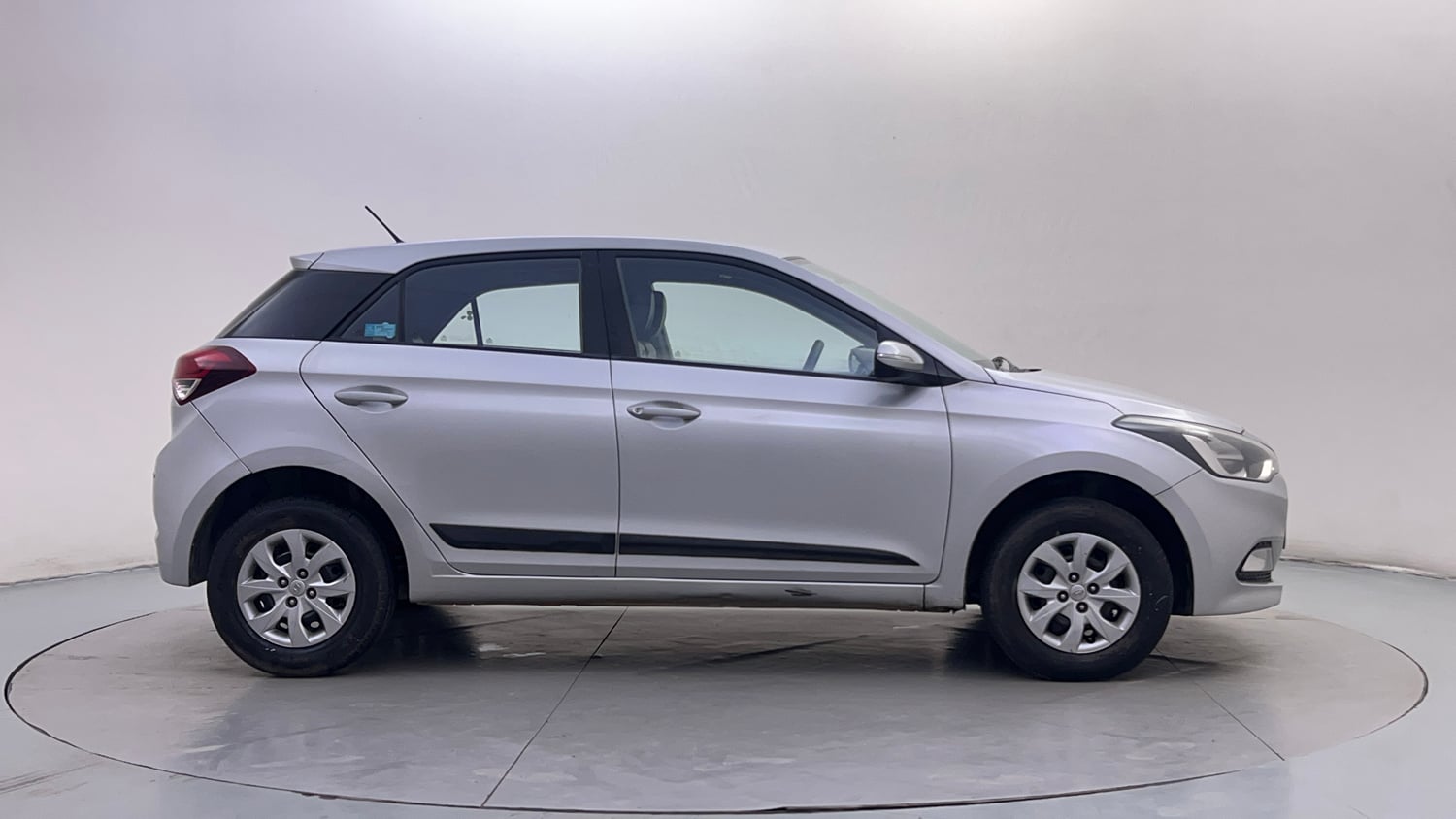Used 2017 Hyundai Elite i20 Sportz 1.2 Petrol Manual exterior RIGHT SIDE VIEW